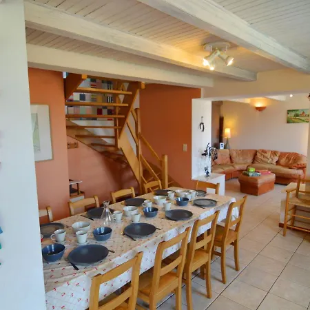 Modern Farmhouse In With Terrace Prázdninový dům